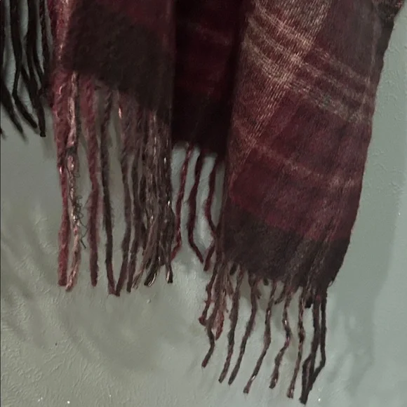 Woolrich Burgundy and Gray Shawl - Picture 5 of 5
